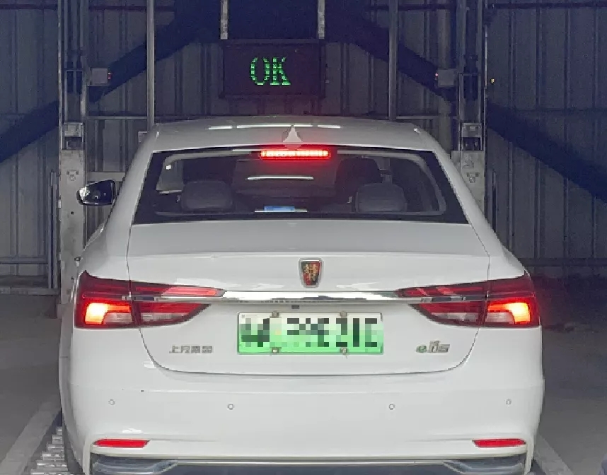 停車庫(kù)2.webp.jpg